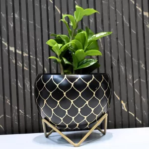 Elegant Metal Planter with Stand MP309